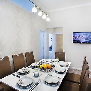 Deluxe Appartement met Vier Slaapkamers